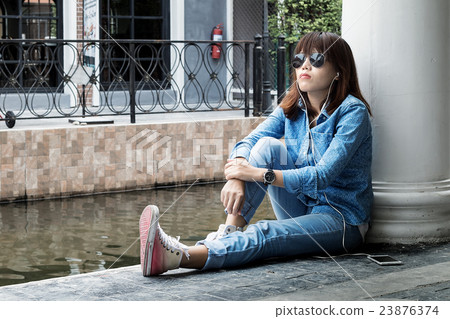 listening to music listening to music 23876374