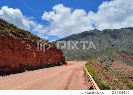 Road Ruta 40 in Cuesta de Miranda. Argentina 23884451