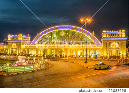 Night light view of Bangkok Central train station 23888666