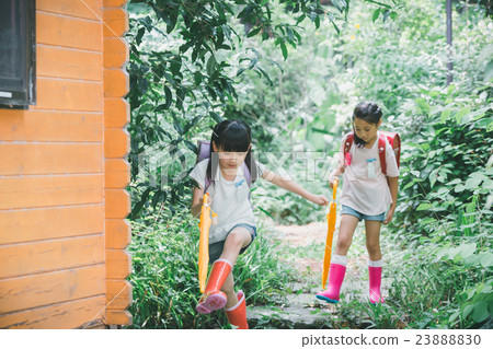 elementary student, primary school child, primary school student 23888830
