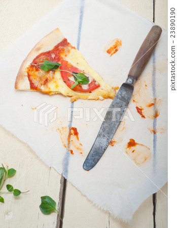 Italian pizza Margherita 23890190