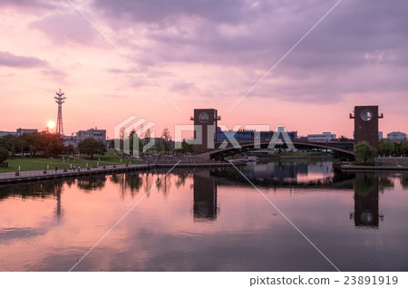 Toyama Ring Water Park at dusk Toyama Ring Water Park at dusk 23891919