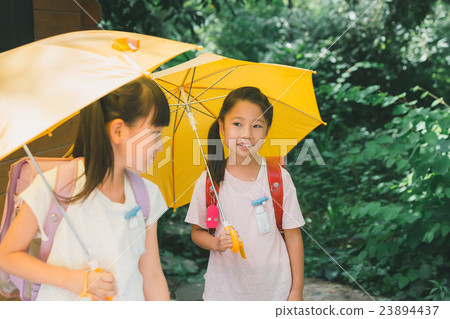 elementary student, primary school child, primary school student 23894437