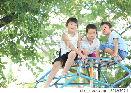 Children in summer vacation 23895074