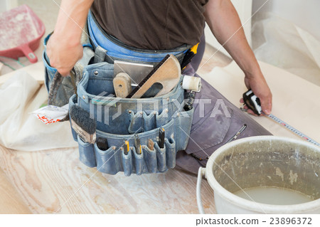 新建住宅的內部工作跨工匠 23896372