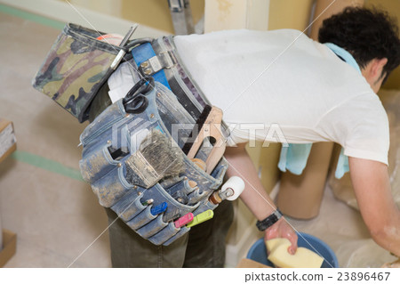新建住宅的內部工作跨工匠 23896467