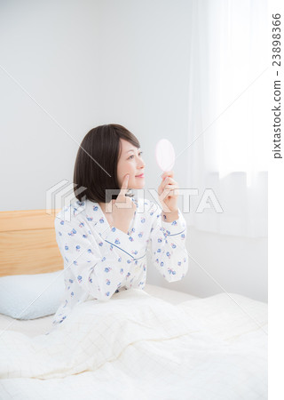 醒來的女士 23898366