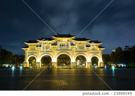 台灣 自由廣場 (中正紀念堂) 牌樓夜拍 23899549