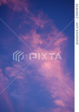 Clouds stained in the sunset Clouds stained in the sunset 23904656
