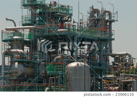 Petroleum refinery 23906110