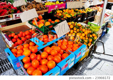 錫拉庫扎的奧提伽街市場 23908172