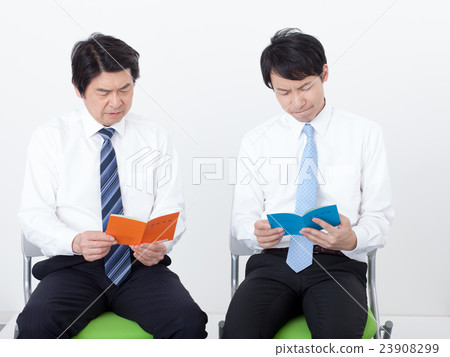 2 business people 23908299