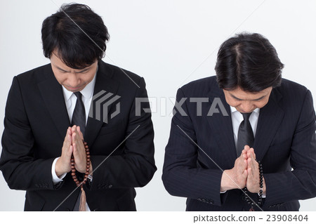 A businessman who regrets at night 23908404