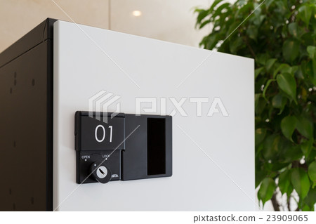 Coin locker of newly built condominium 23909065