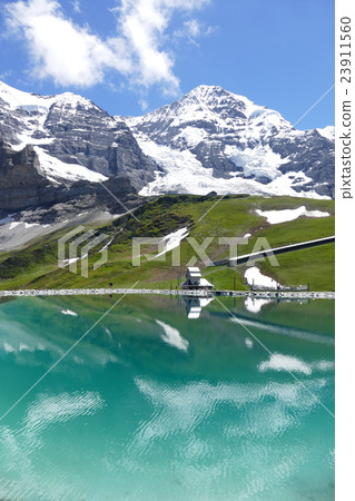 Eiger Gletcher和瑞士湖 23911560