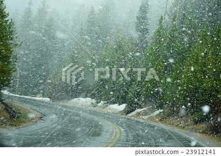 Early spring in Rocky Mountains, Coloradu,USA Early spring in Rocky Mountains, Coloradu,USA 23912141