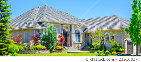 Luxury houses in North America Luxury houses in North America 23916817