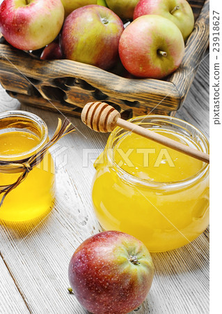 Apples and honey 23918627