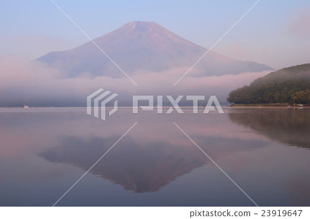 山中湖和富士山 山中湖和富士山 23919647