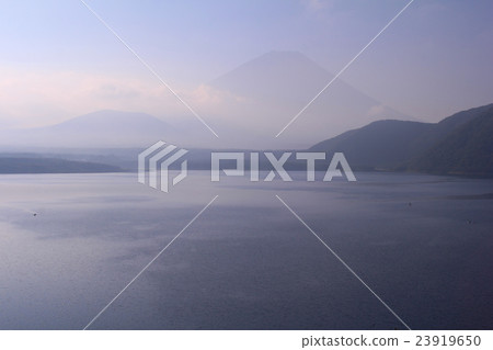 本栖湖和富士山 本栖湖和富士山 23919650