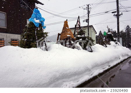 白雪皚皚的國家的看法 白雪皚皚的國家的看法 23920490
