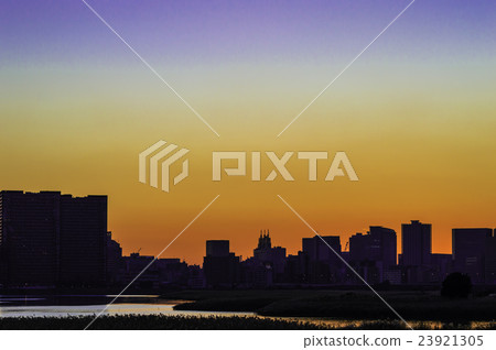 Skyline of sunset 23921305