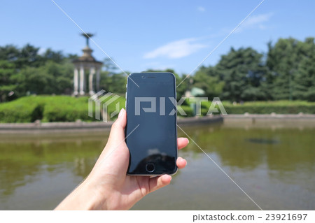 Smartphone at Tsurumai Park 23921697