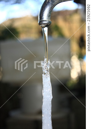 水龍頭的冰柱 23925092