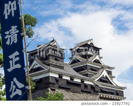 The indomitable Kumamoto castle The indomitable Kumamoto castle 23927792