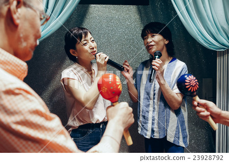 高級卡拉OK _ 23928792