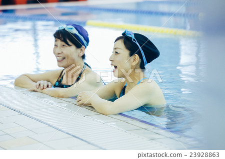 Senior Swimming _ 23928863