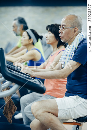 Senior machine training 23928897