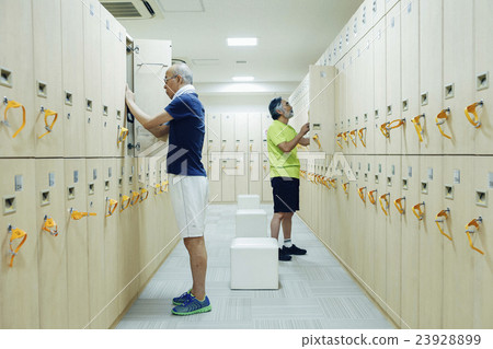 高級健身房更衣室_ 高級健身房更衣室_ 23928899