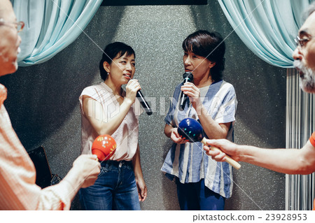 高級卡拉OK _ 高級卡拉OK _ 23928953