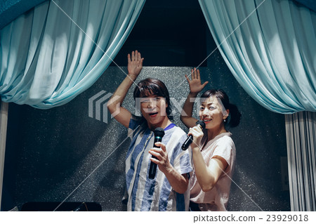 Senior Karaoke _ 23929018