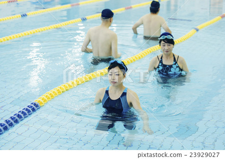 高級游泳_ 23929027