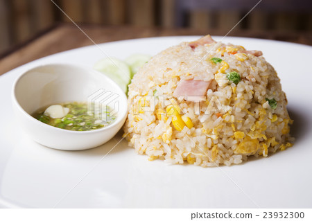 Fired rice with Ham 23932300