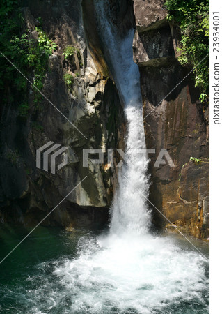 Kaki River Valley (Kakizoe Keikoku) Cow is a waterfall - Nagiso-cho, Kiso-gun, Nagano Prefecture Kaki River Valley (Kakizoe Keikoku) Cow is a waterfall - Nagiso-cho, Kiso-gun, Nagano Prefecture 23934001