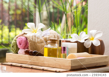 Spa setting with palm leaf texture Spa setting with palm leaf texture 23934143