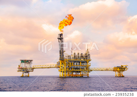 Offshore construction platform for production oil  23935238