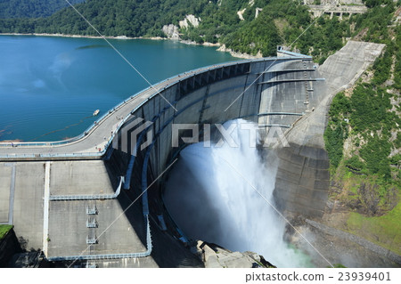 Kurobe Dam tourism water spill 23939401