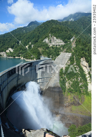 Kurobe Dam tourism water spill 23939402