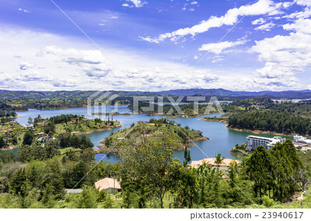 從La Piedra del Peignole湖Guatabe 從La Piedra del Peignole湖Guatabe 23940617