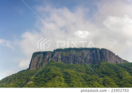 阿魯博山 23952783