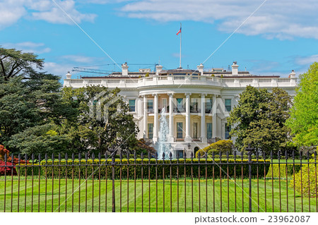 White House in Washington DC the USA 23962087
