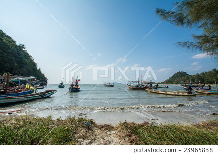 fishing boat  at Sampraya beach in Samroiyod natio 23965838
