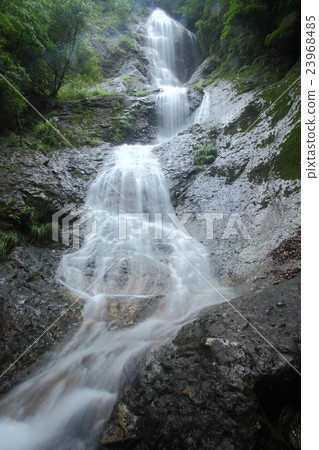 七種類型的瀑布Otaki 23968485