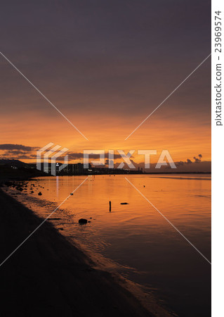 Tama River Morning glow 23969574