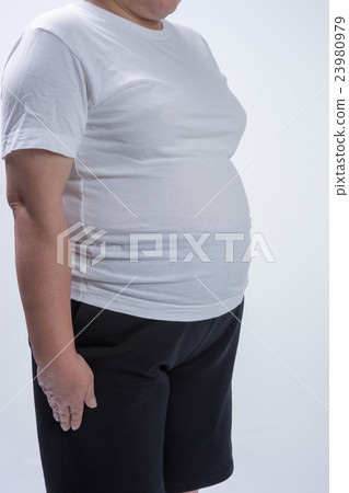 Middle female (oblique facing) Middle female (oblique facing) 23980979