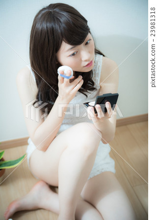 Beauty makeup woman Beauty makeup woman 23981318